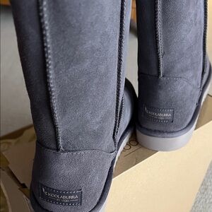 Koolaburra by UGG Gray Ankle Boots